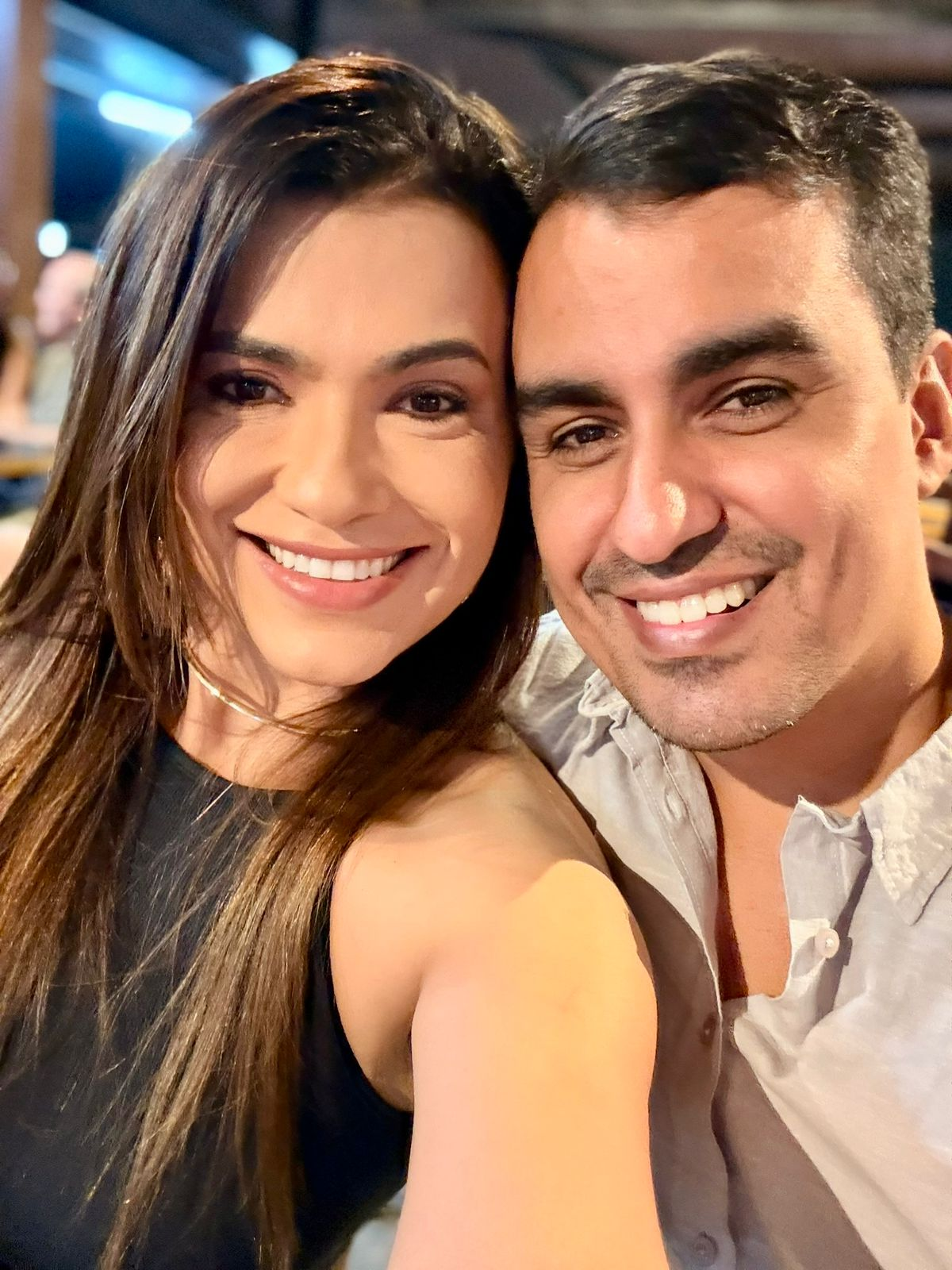 Camilla e Marcos abraçados